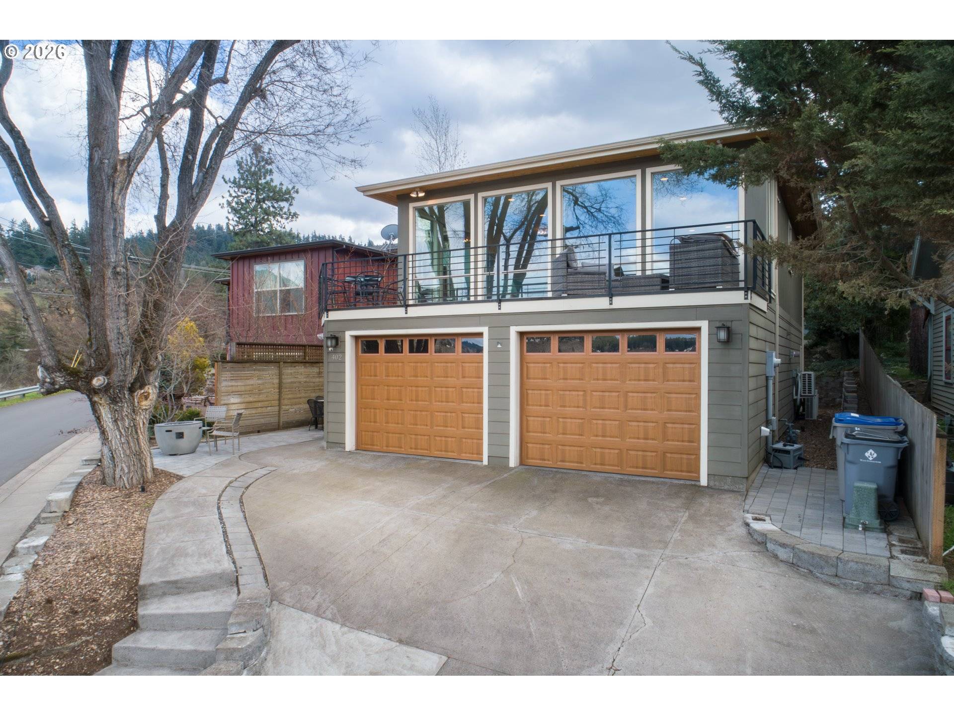 402 Bluff RD, Hood River, OR 97031