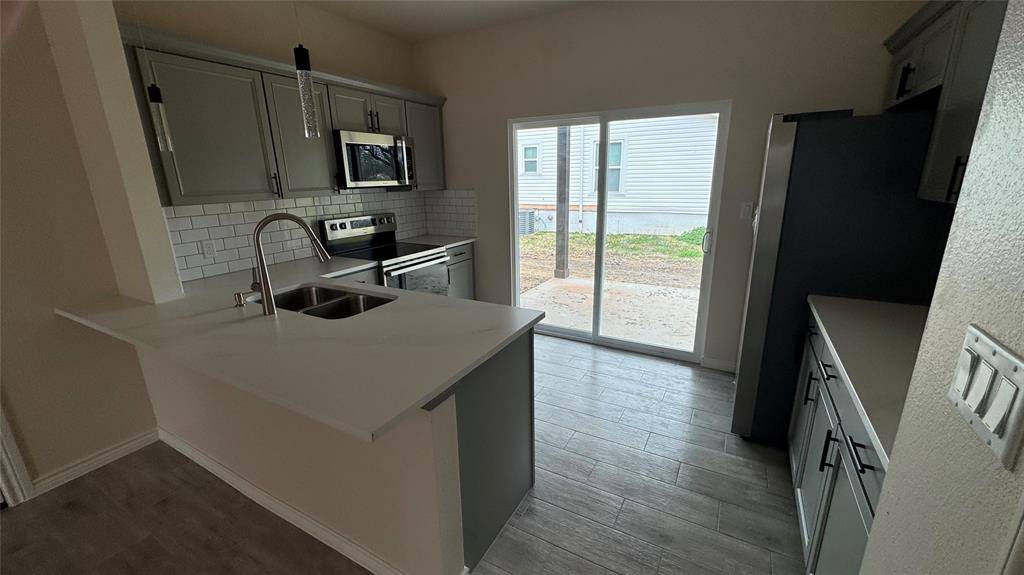 502 W Sanger Street, Celeste, TX 75423