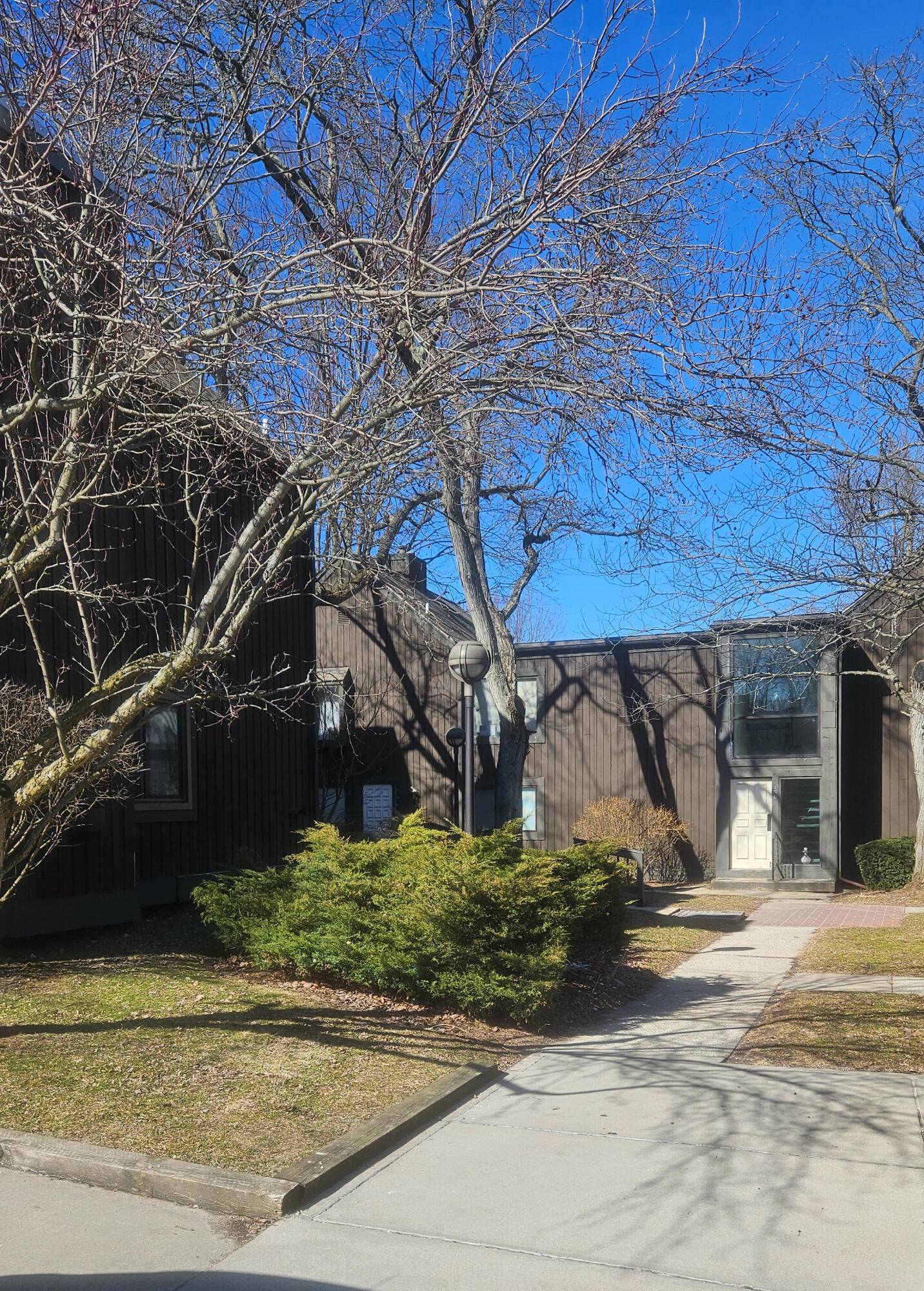 160 Carberry Hill CT, Kalamazoo Twp, MI 49006