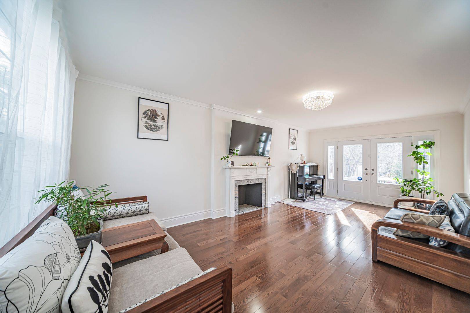 277 Lawrence AVE E, Toronto C12, ON M4N 1T6