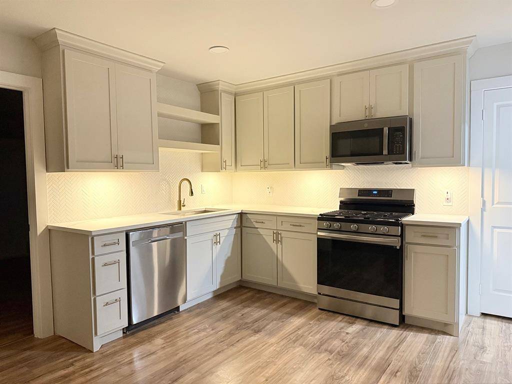 8423 Glen Regal Drive, Dallas, TX 75243