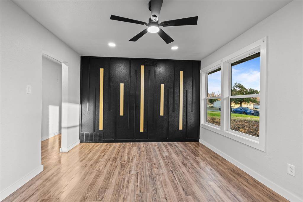 8423 Glen Regal Drive, Dallas, TX 75243