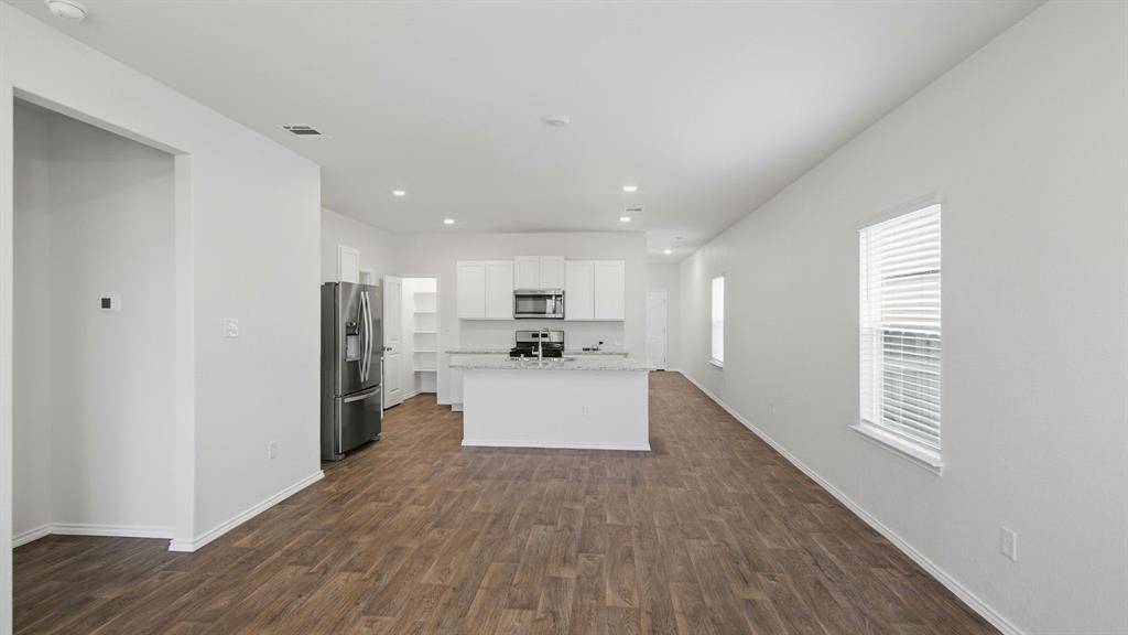 15619 Garam Trail, Von Ormy, TX 78073