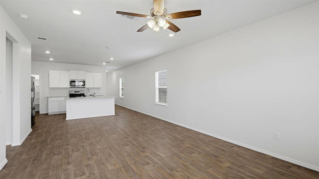 15619 Garam Trail, Von Ormy, TX 78073