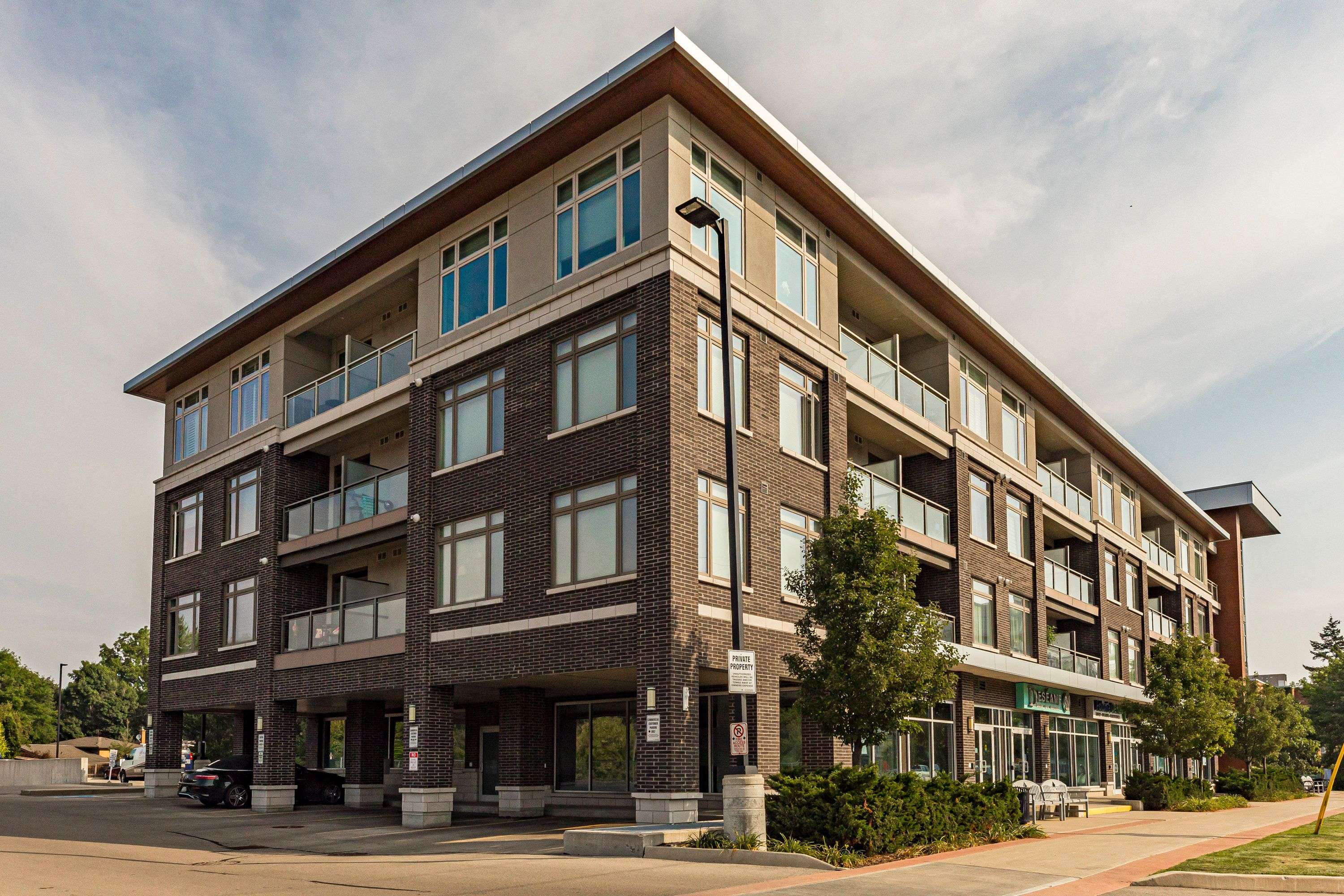 457 Plains RD E #224, Burlington, ON L7T 2E2