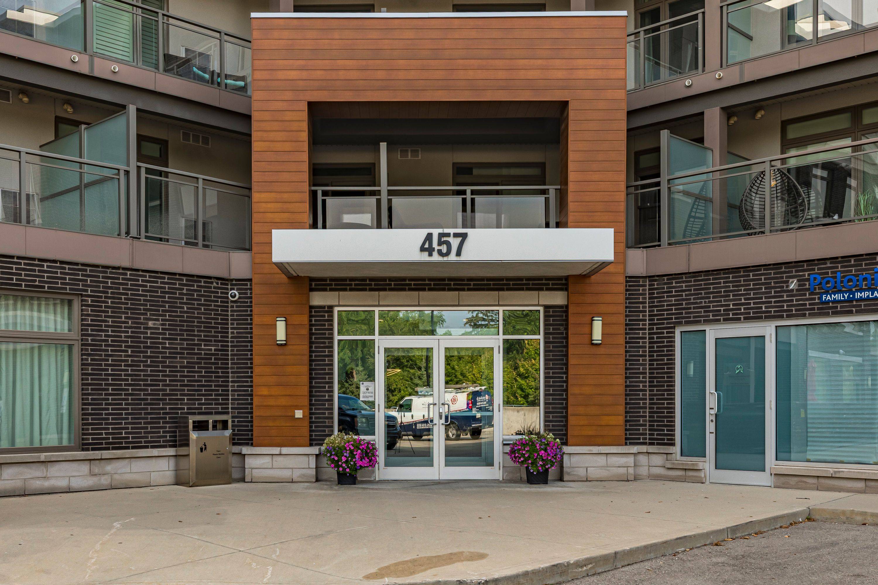 457 Plains RD E #224, Burlington, ON L7T 2E2