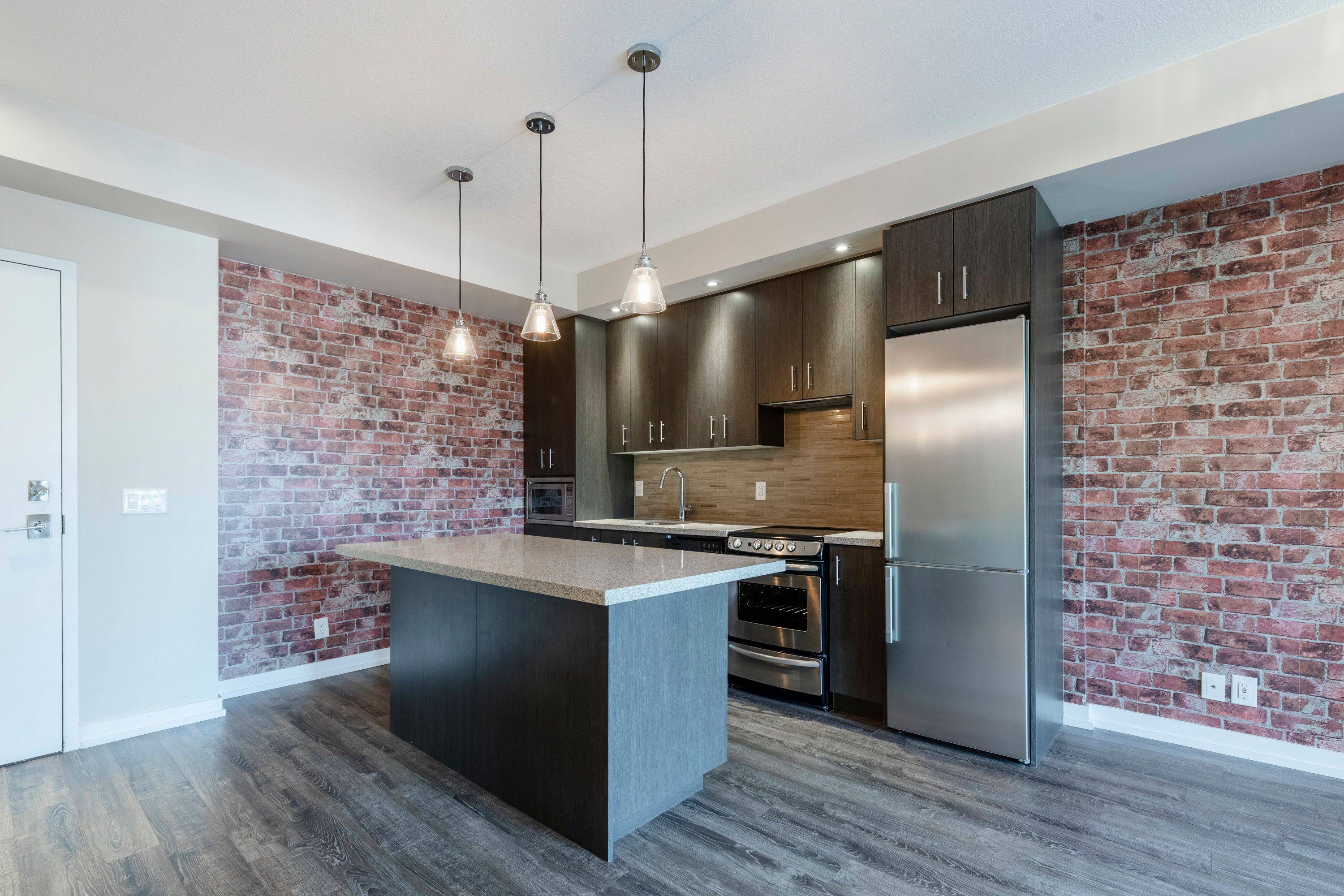 457 Plains RD E #224, Burlington, ON L7T 2E2