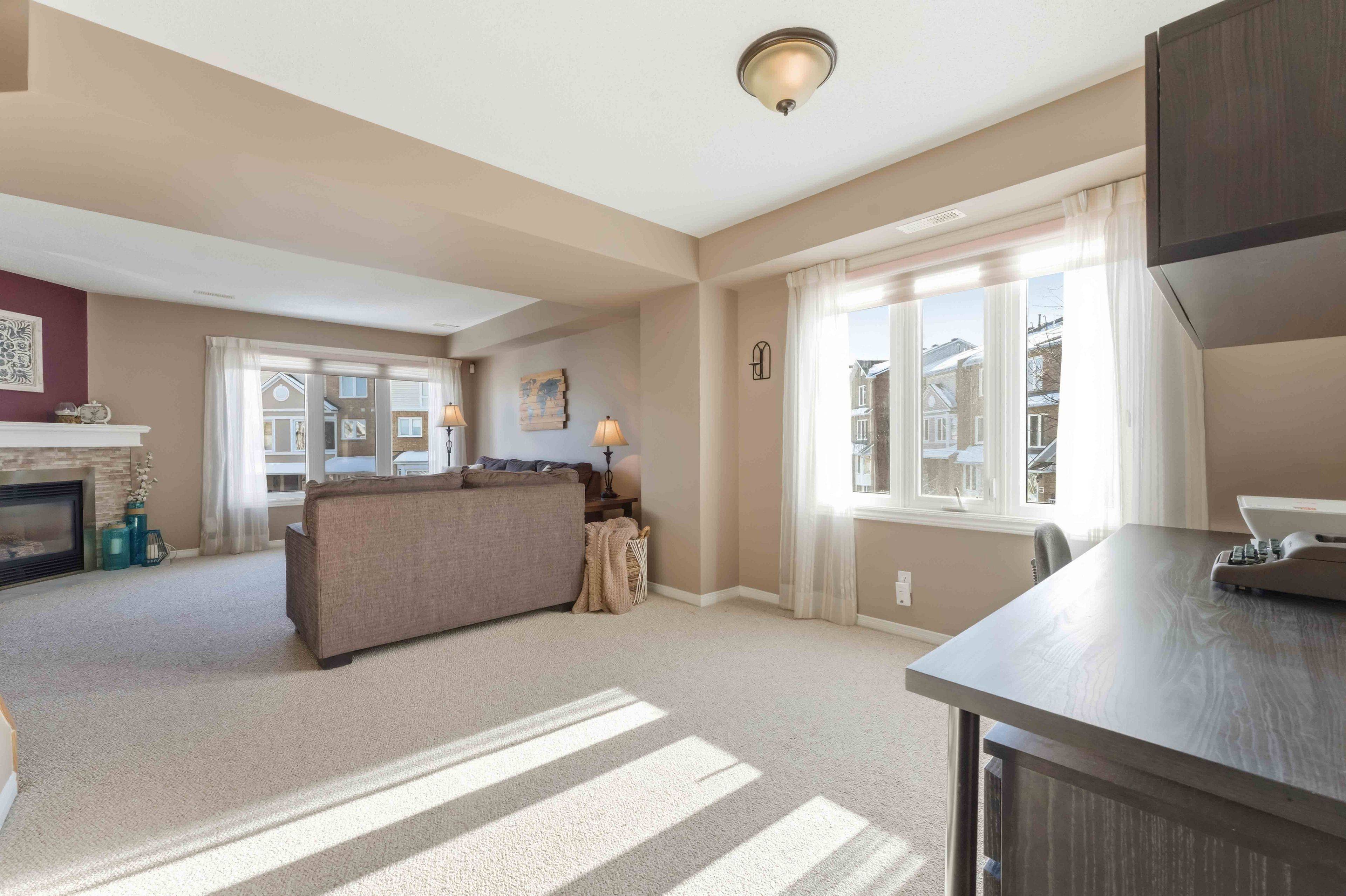 1660 Locksley LN, Beacon Hill North - South And Area, ON K1J 1B6