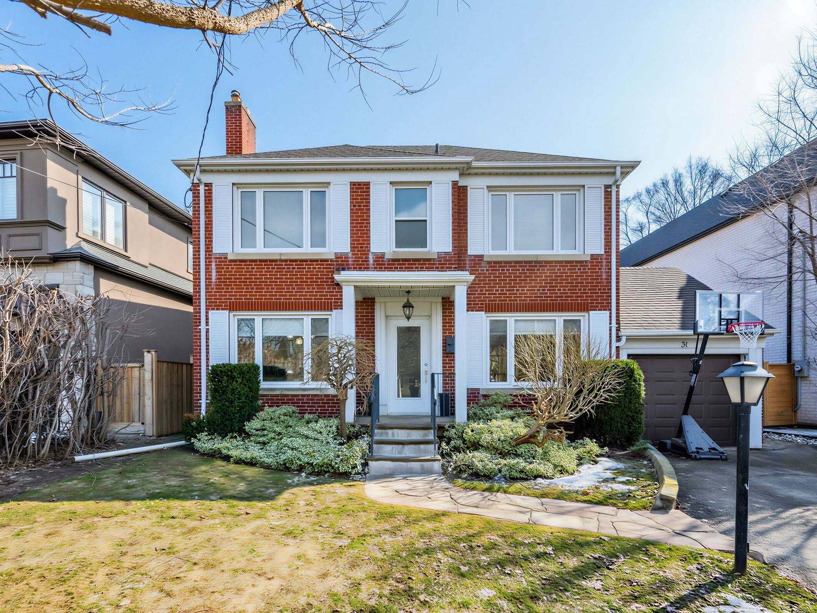 31 Prince Charles DR, Toronto C04, ON M6A 2H1
