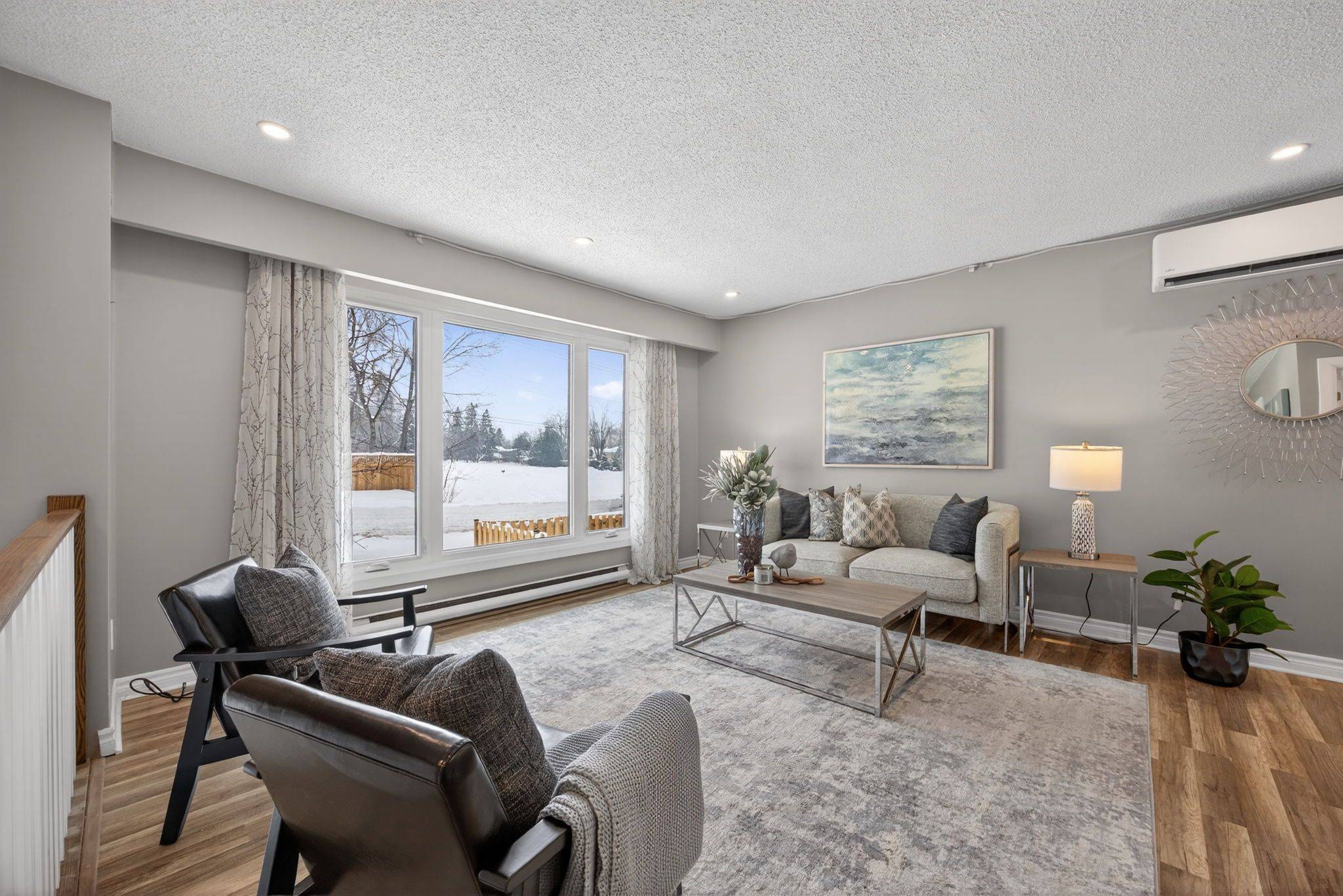 49 Borland ST E, Orillia, ON L3V 2B6