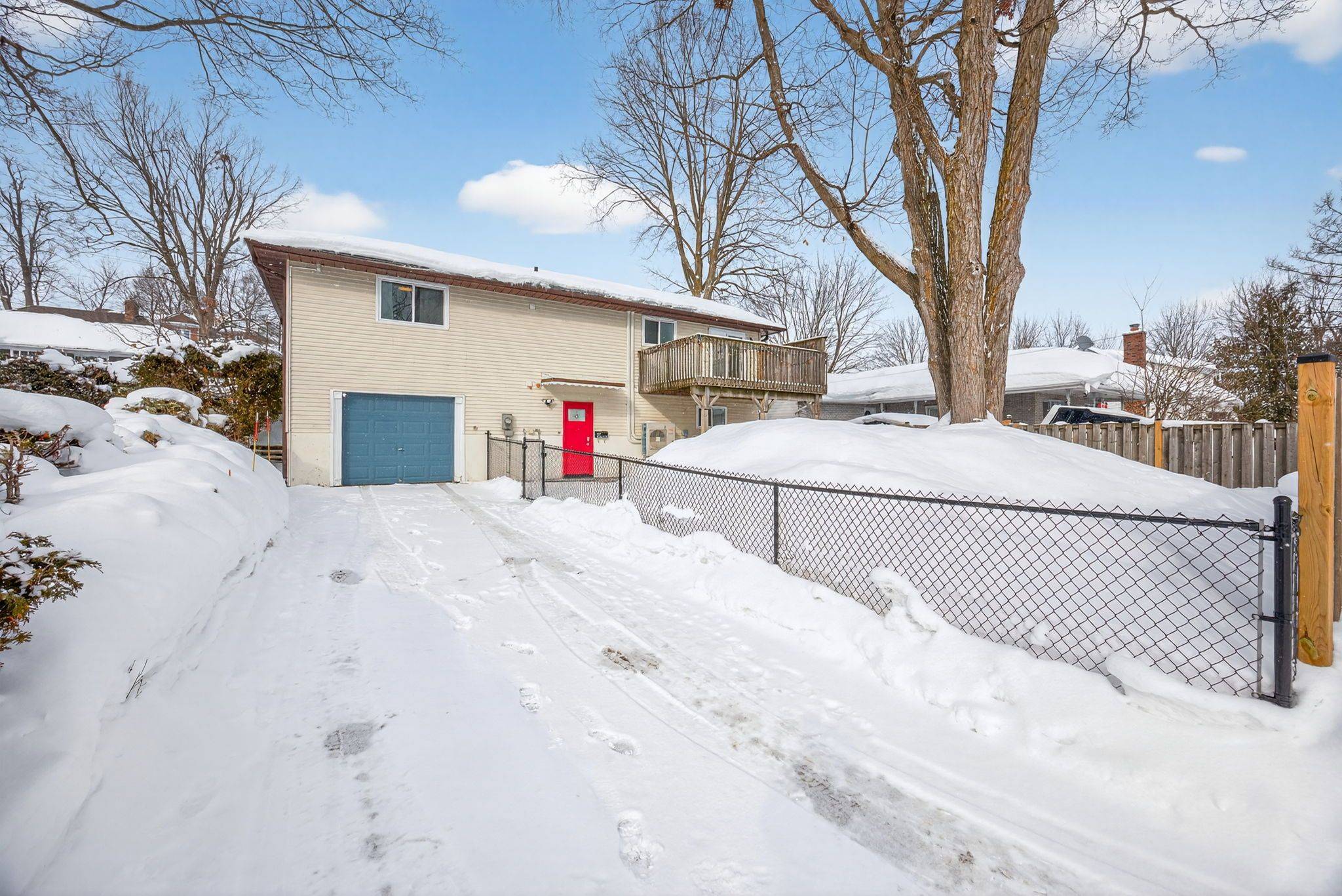 49 Borland ST E, Orillia, ON L3V 2B6