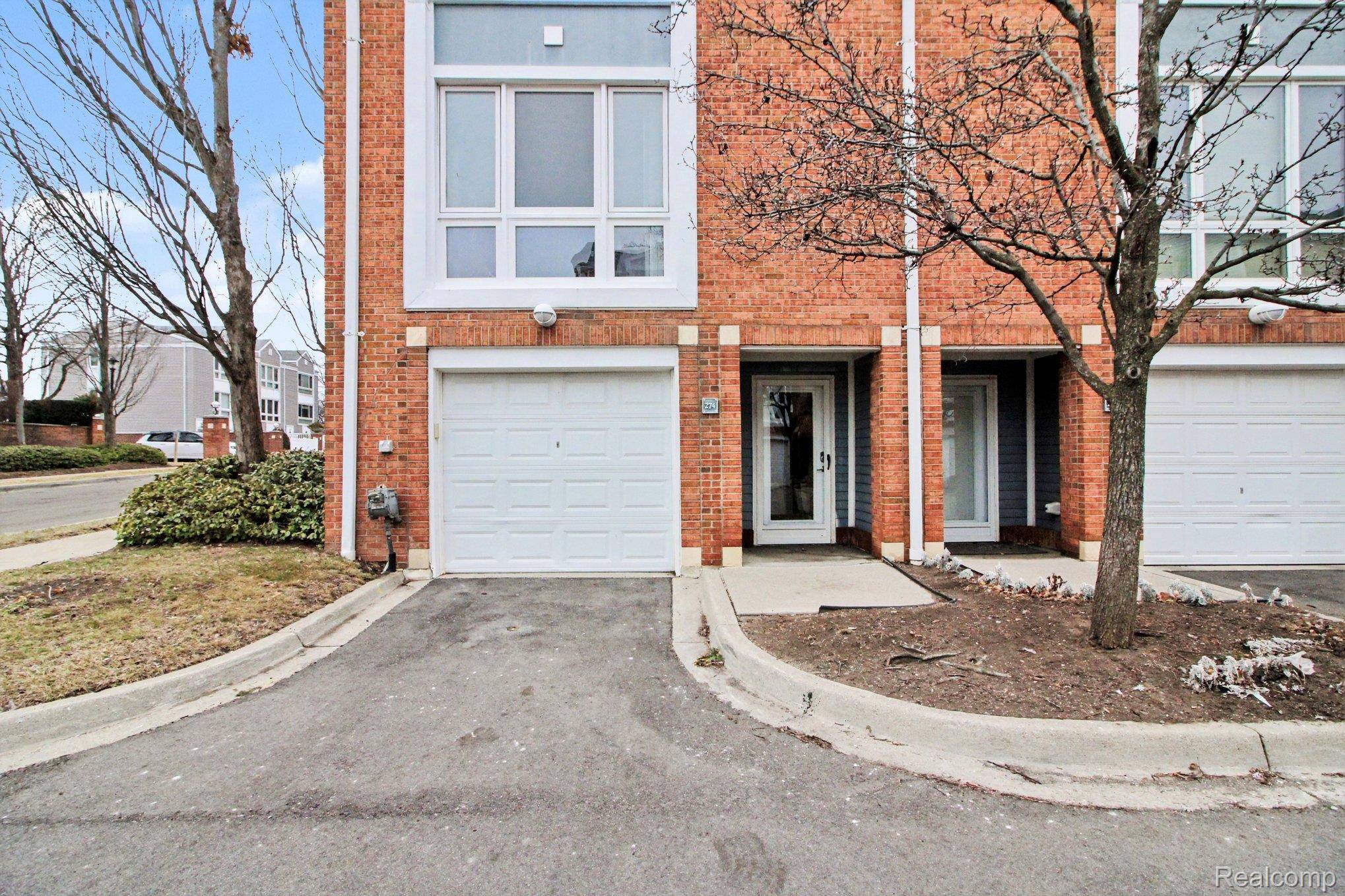 274 Main Sail Ct CT, Detroit, MI 48207