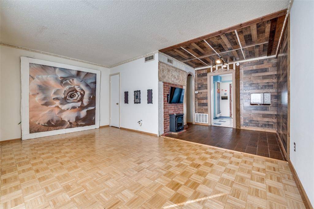 9843 Park Lane Court, Dallas, TX 75220