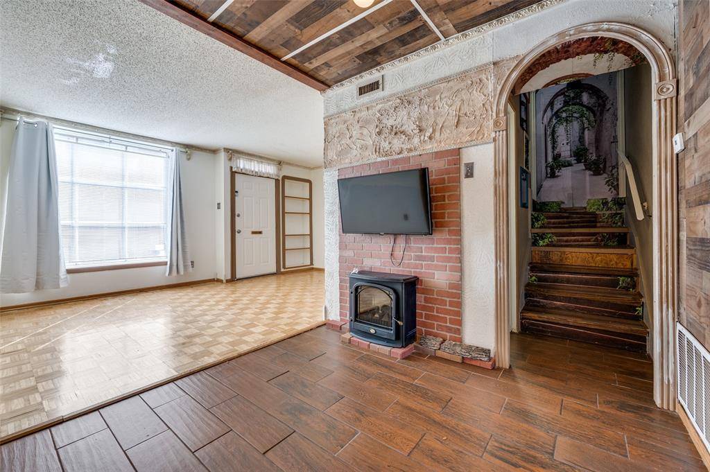 9843 Park Lane Court, Dallas, TX 75220