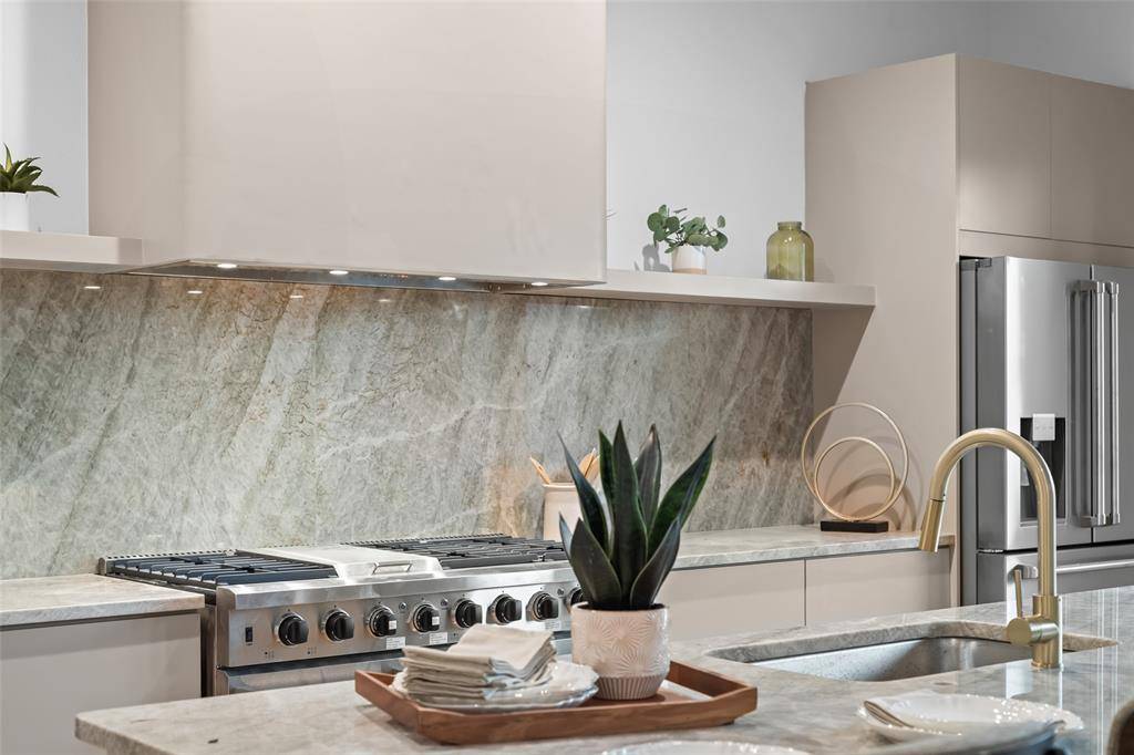 1514 Holly Avenue, Dallas, TX 75204