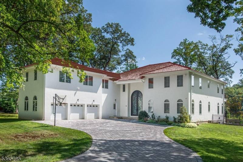 34 W Shore Rd, Mountain Lakes Boro, NJ 07046