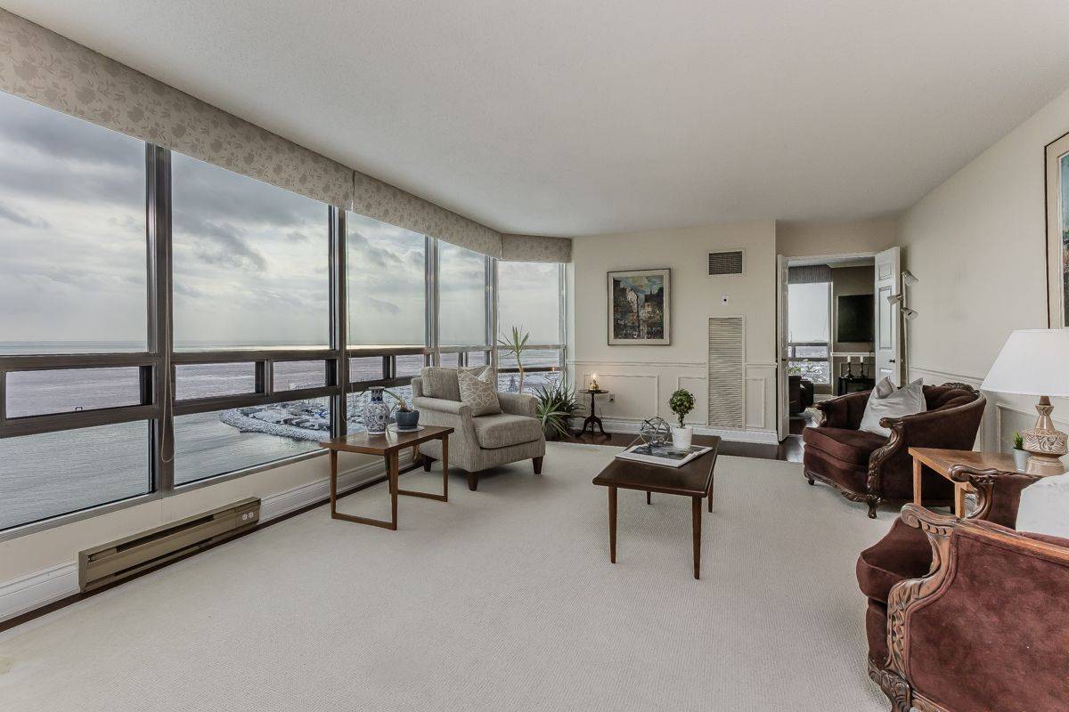 2170 Marine DR #2008, Oakville, ON L6L 5V1