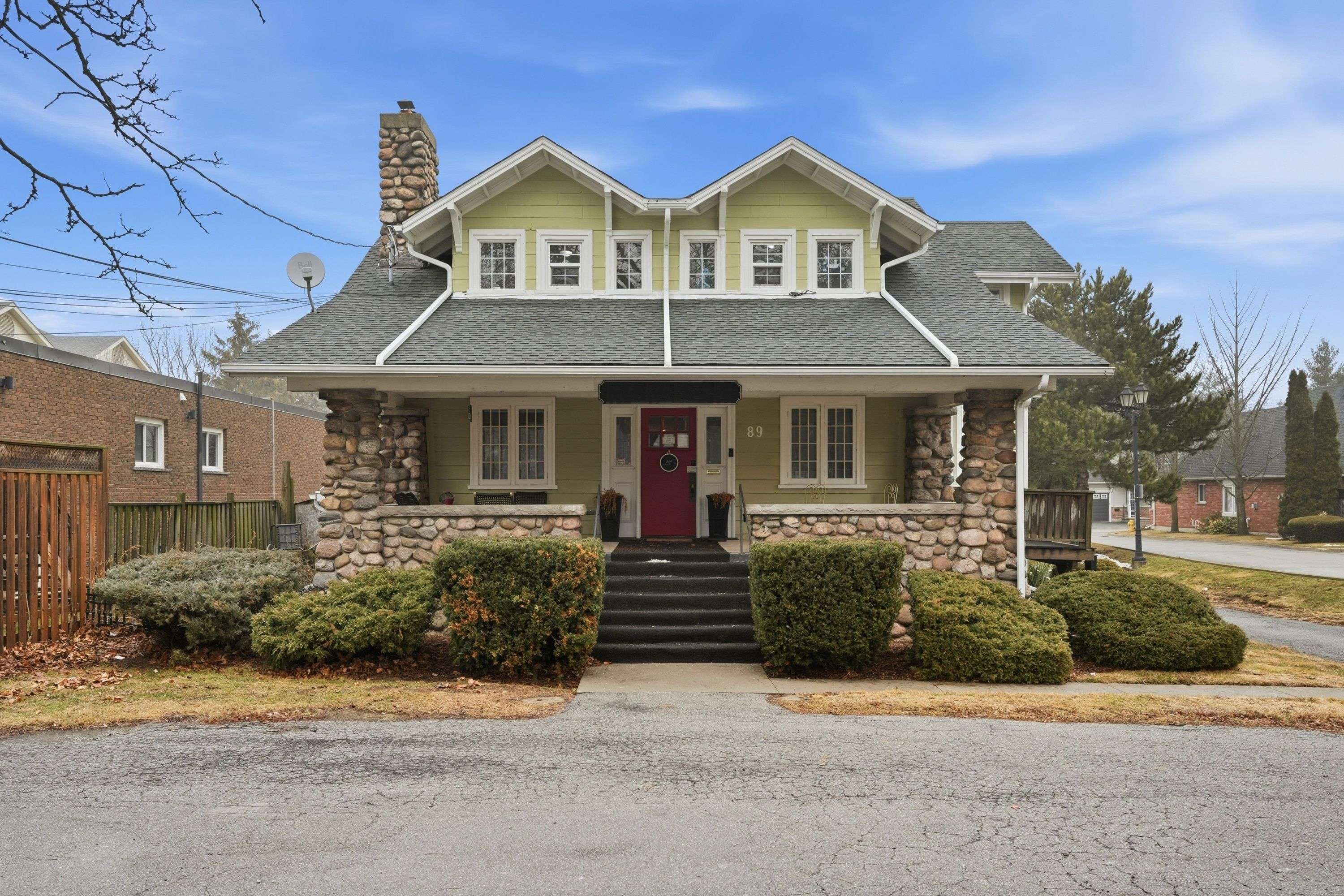 89 MAIN ST E, Grimsby, ON L3M 1M6