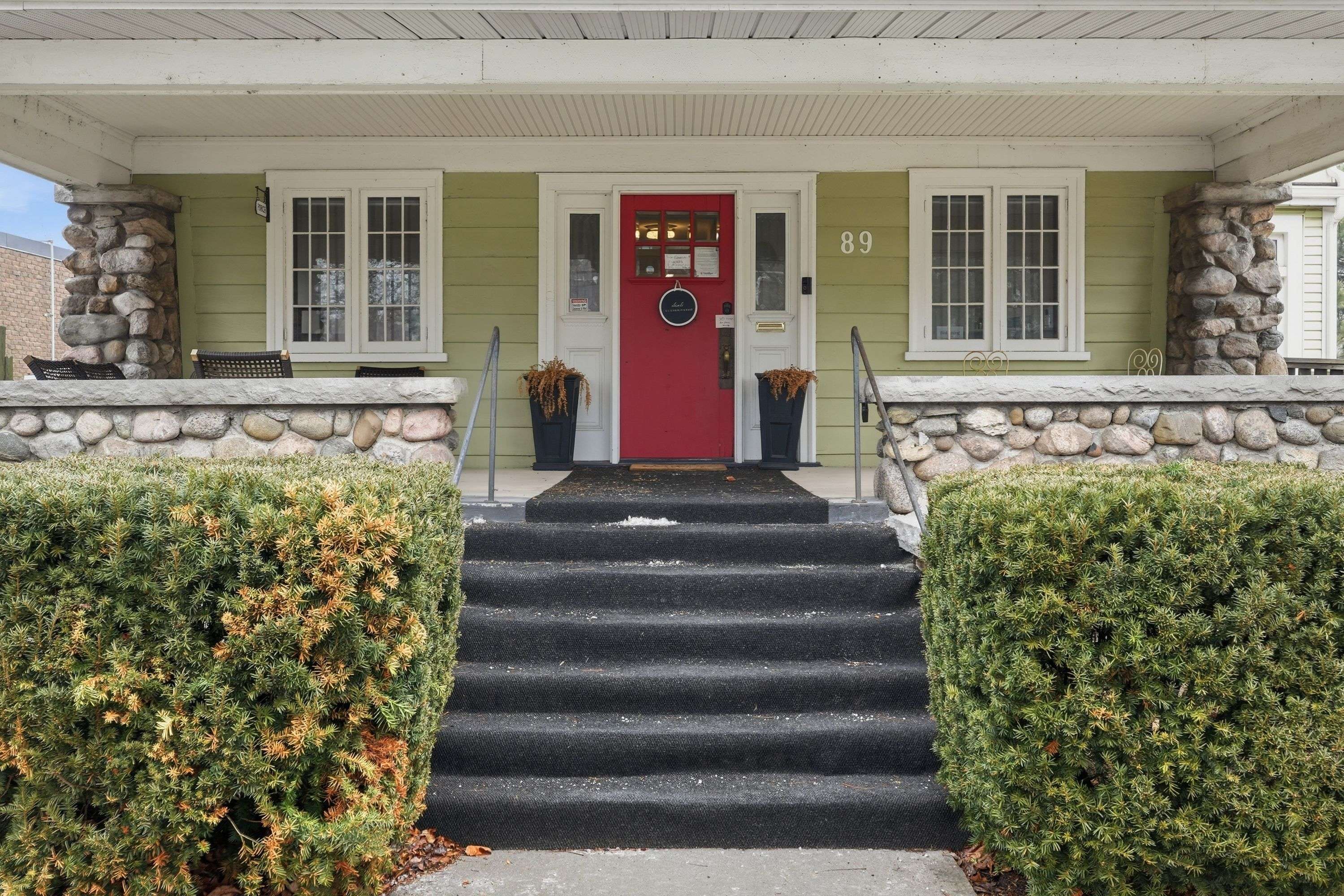 89 MAIN ST E, Grimsby, ON L3M 1M6