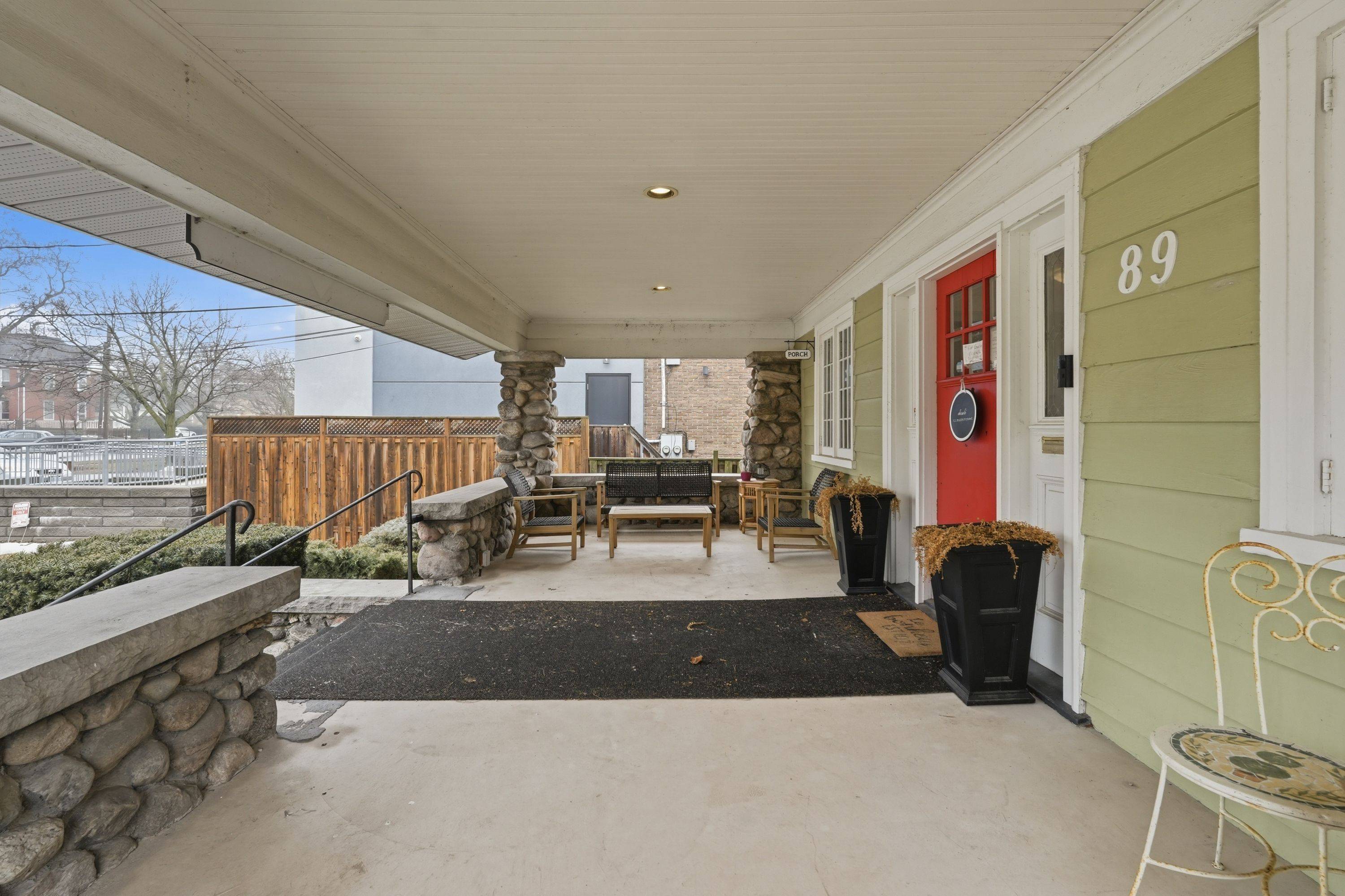 89 MAIN ST E, Grimsby, ON L3M 1M6