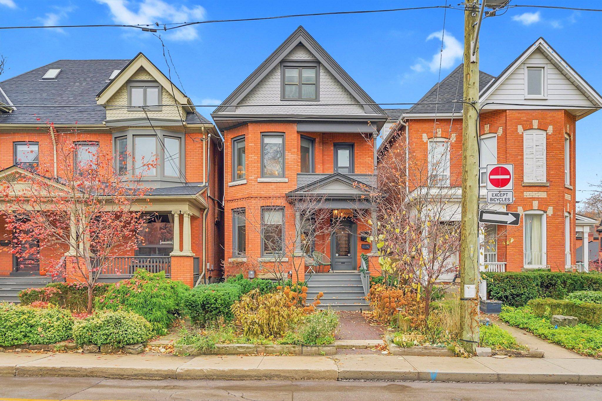 141 Markland ST, Hamilton, ON L8P 2K3