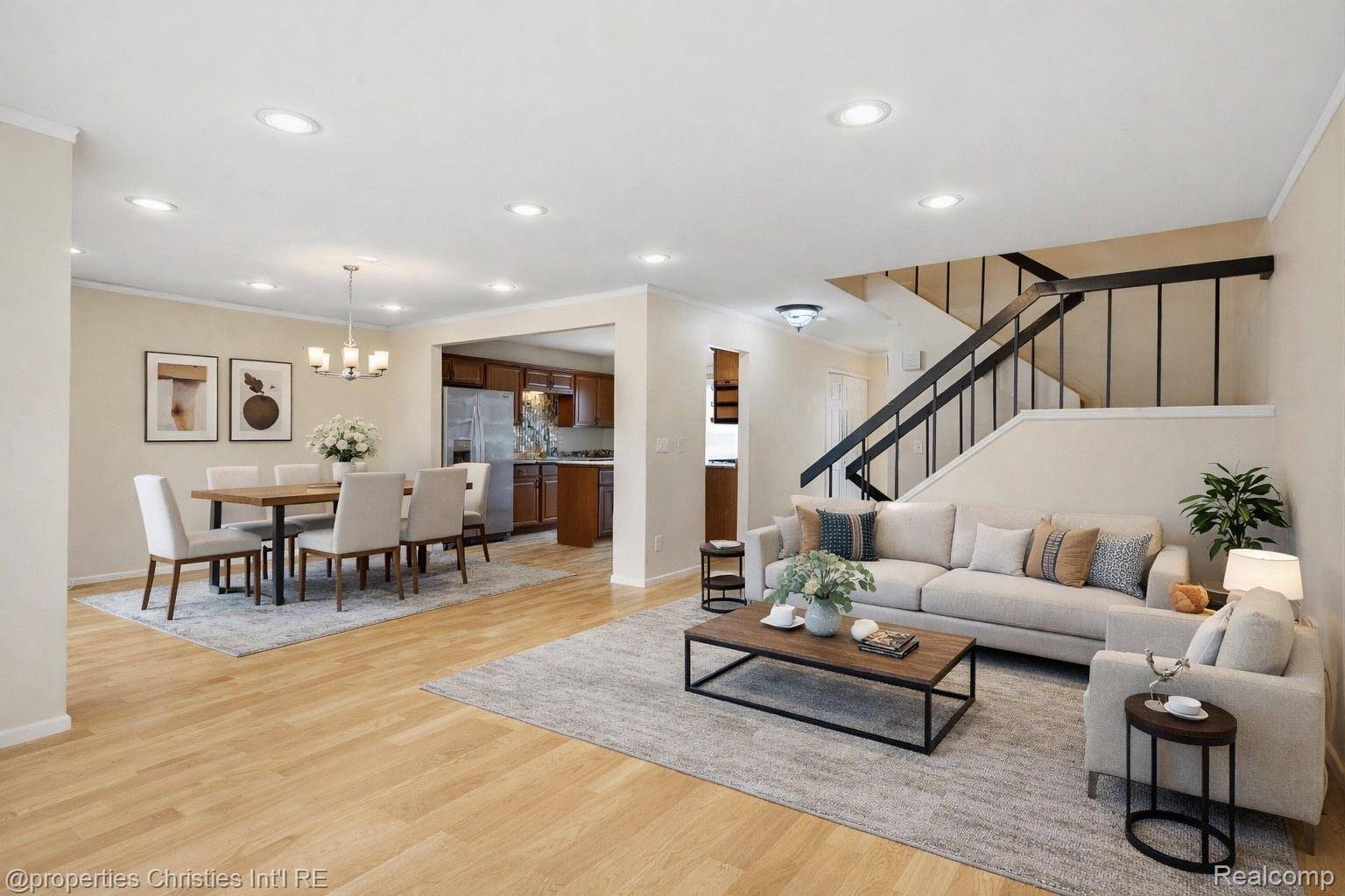 25047 Woodvale DR S, Southfield, MI 48034