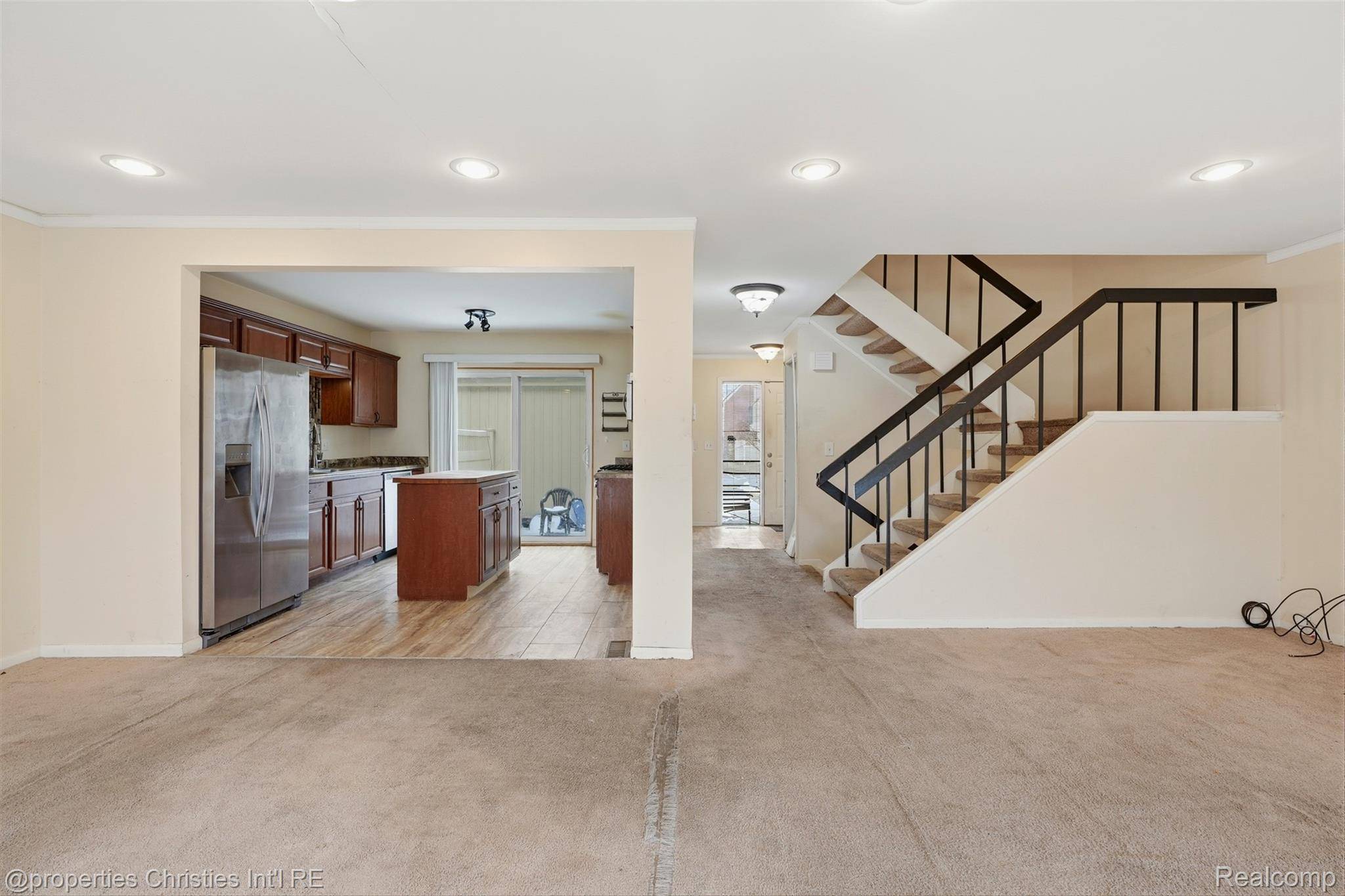 25047 Woodvale DR S, Southfield, MI 48034