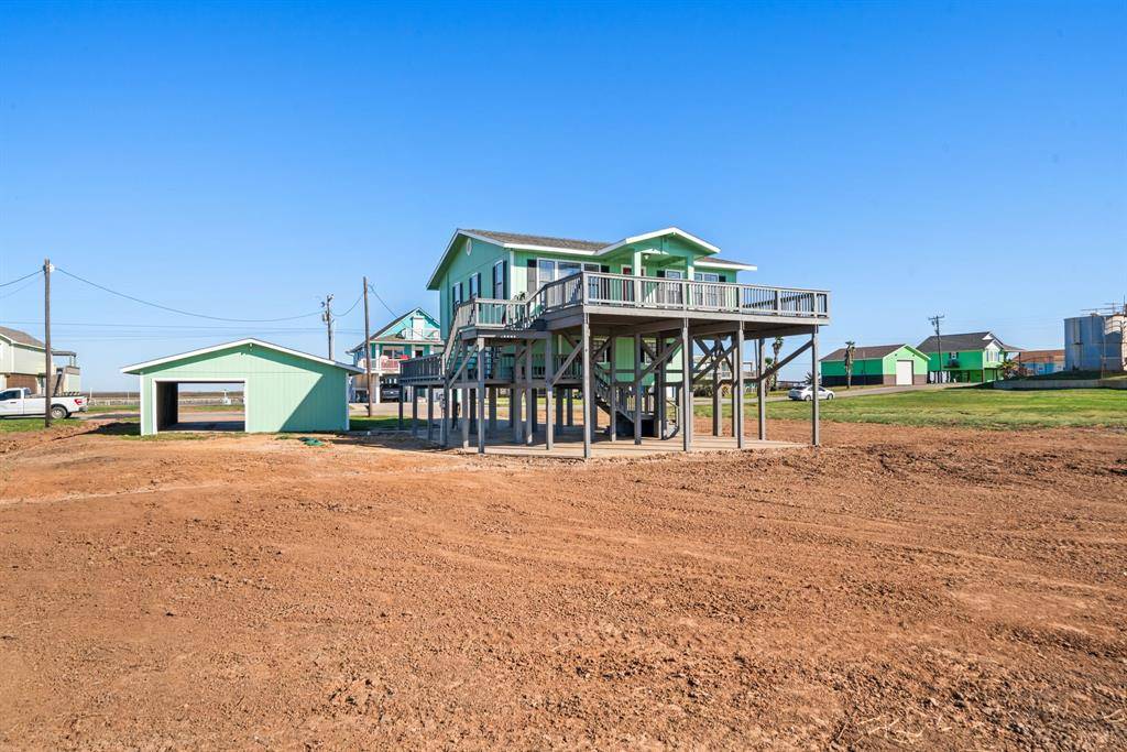 1310 County Road 230, Bay City, TX 77414