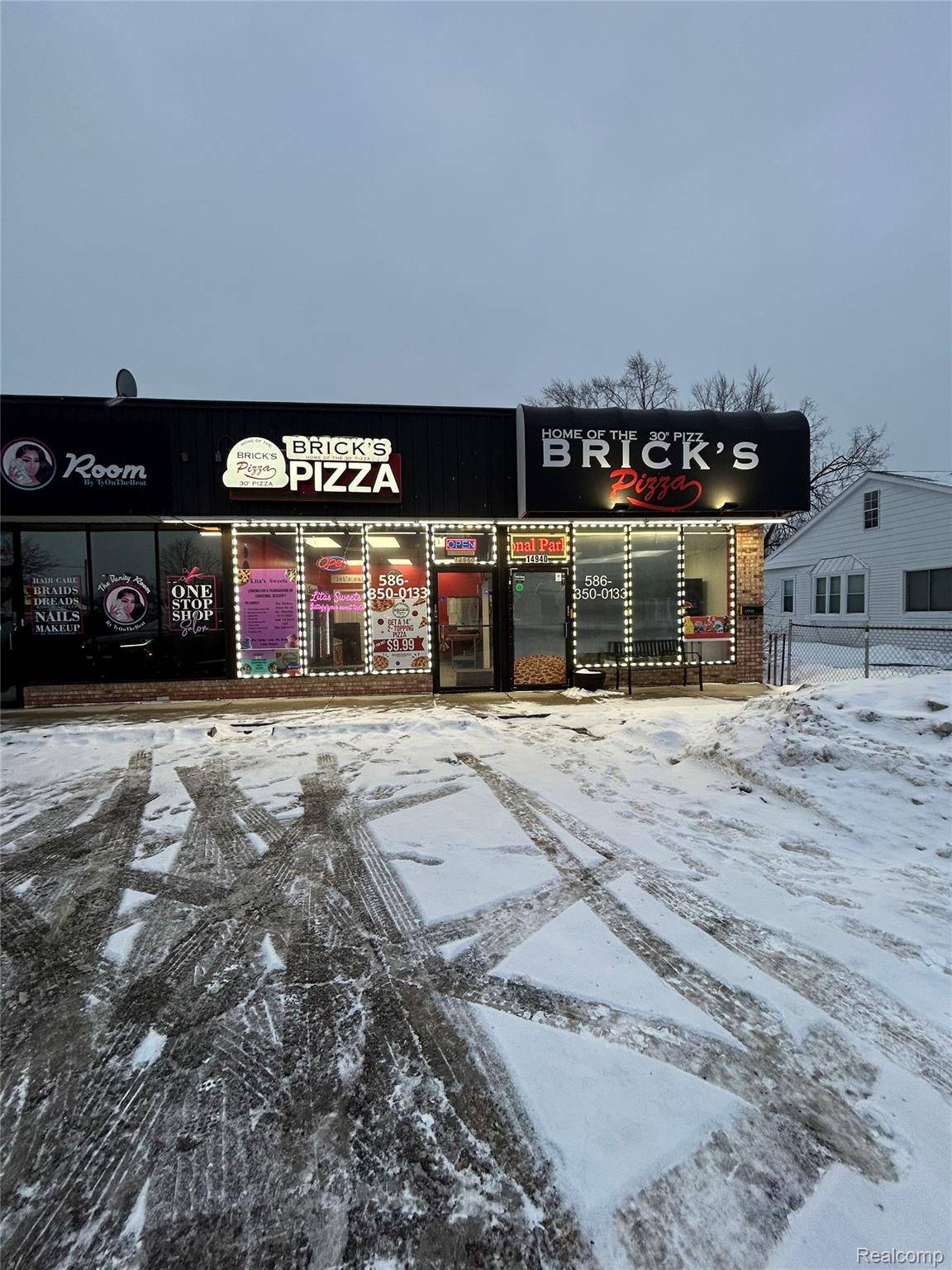 14940 E 10 Mile RD, Eastpointe, MI 48021