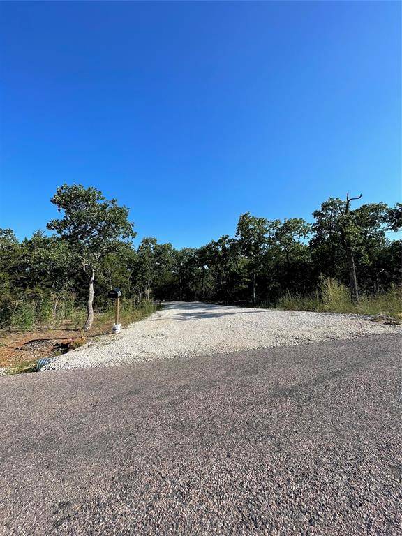 208 Red Top Road, Valley View, TX 76272