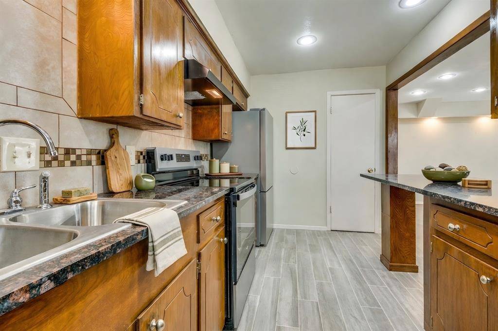 110 Crandall Road #112-Right Side, Irving, TX 75060