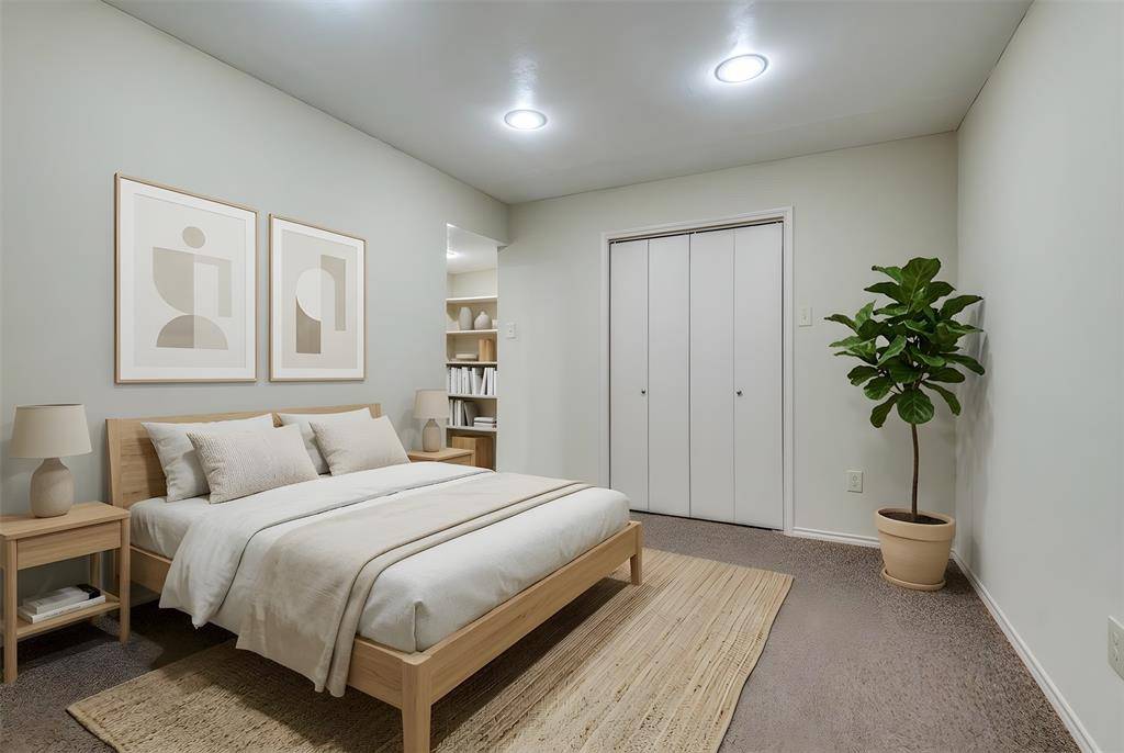 110 Crandall Road #112-Right Side, Irving, TX 75060