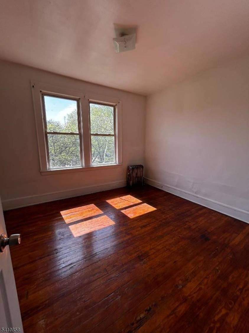31 41St St #5, Irvington Twp., NJ 07111
