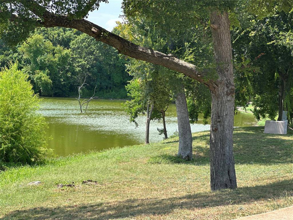1608 Lakeview, Desoto, TX 75115