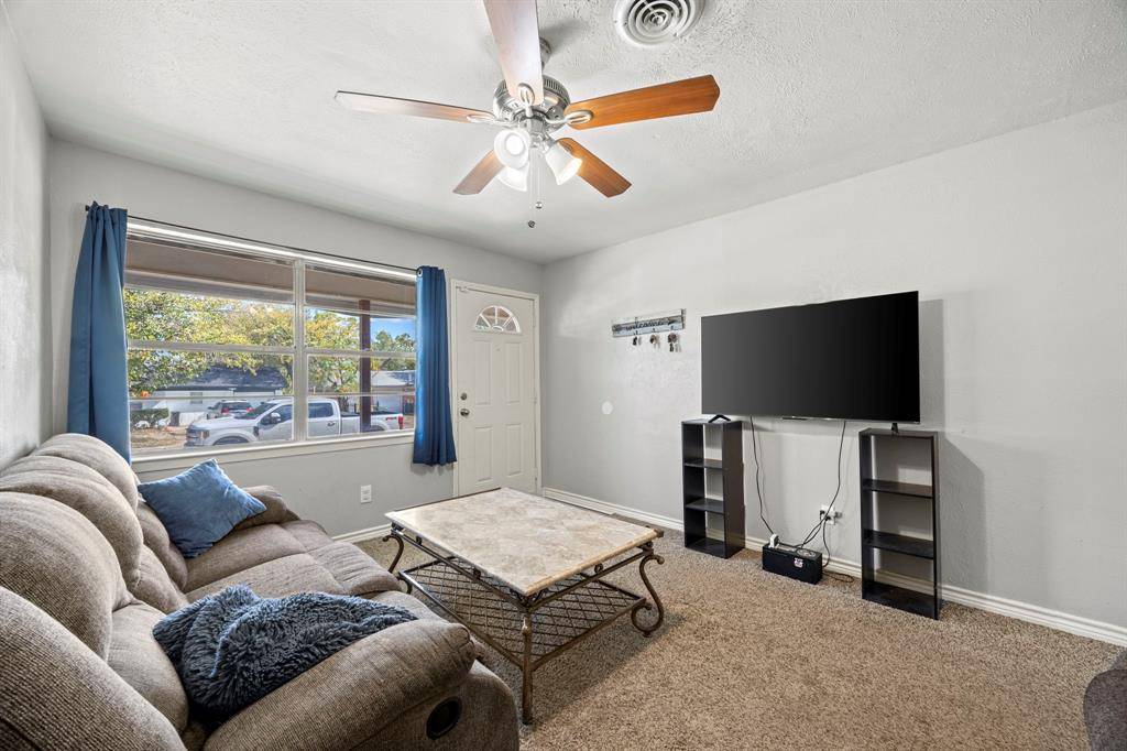 4812 Marshall Street, Forest Hill, TX 76119