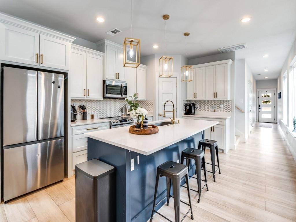 1960 Toronto Street, Dallas, TX 75212