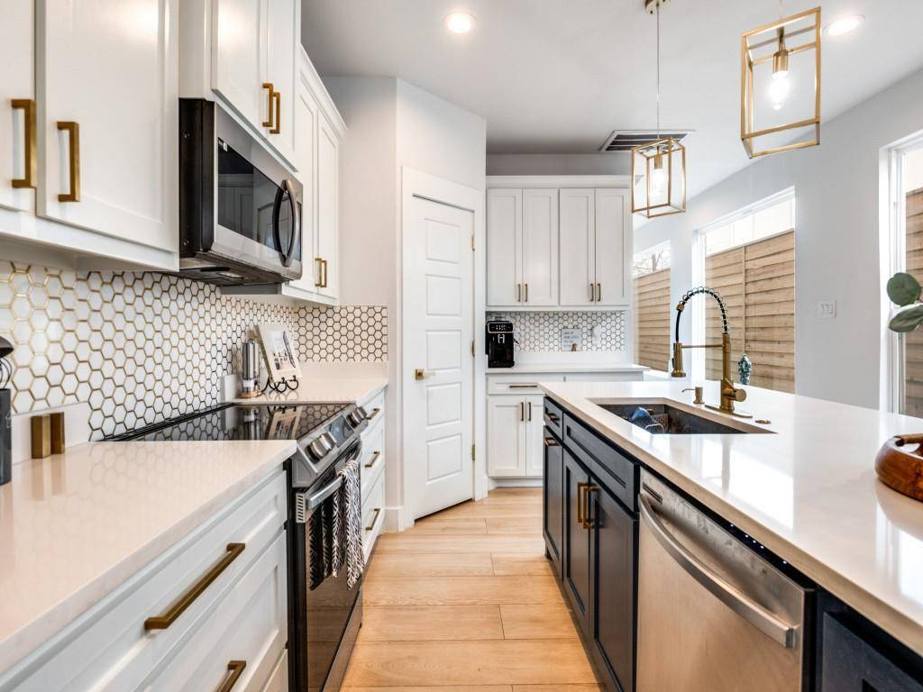 1960 Toronto Street, Dallas, TX 75212