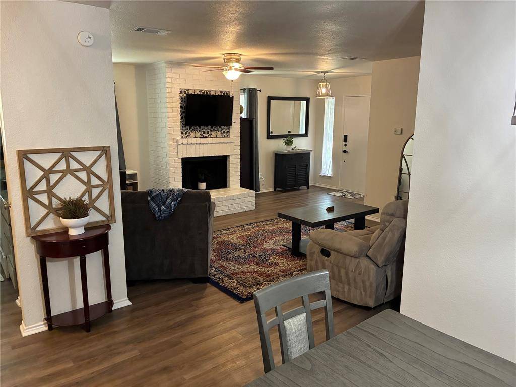 509 Crowley Road, Arlington, TX 76012