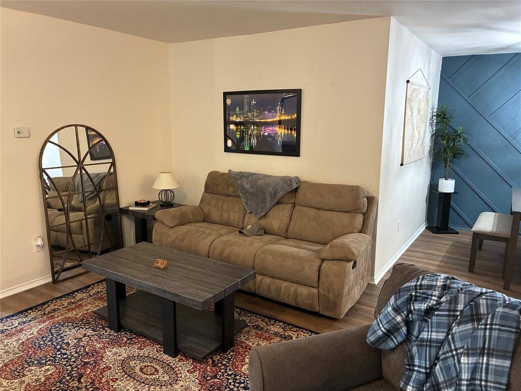 509 Crowley Road, Arlington, TX 76012