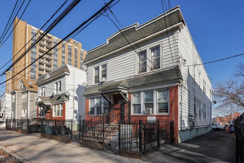 154 Dayton St, Newark City, NJ 07114