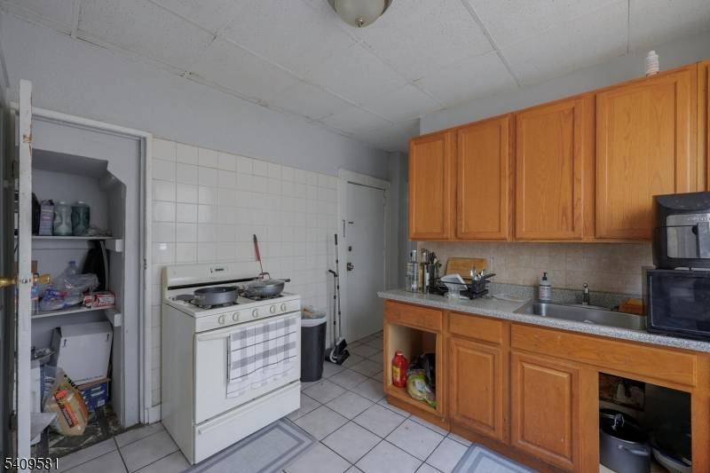 154 Dayton St, Newark City, NJ 07114