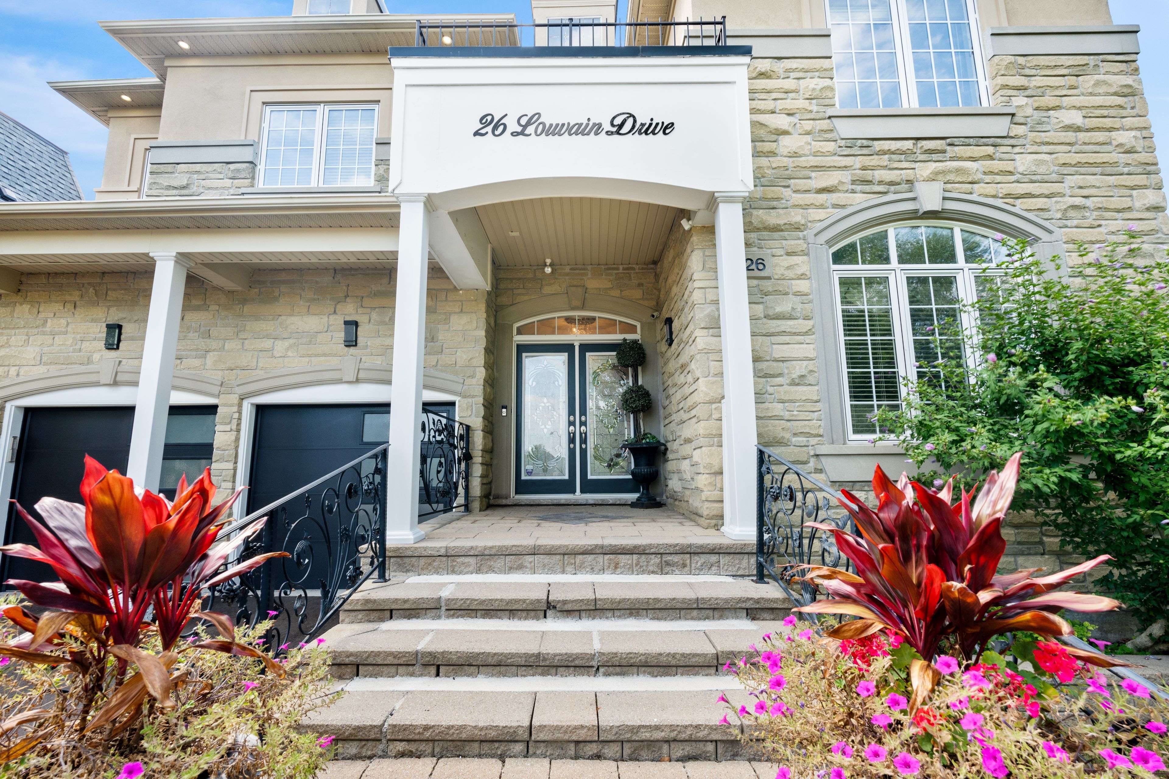 26 Louvain DR, Brampton, ON L6P 1W6
