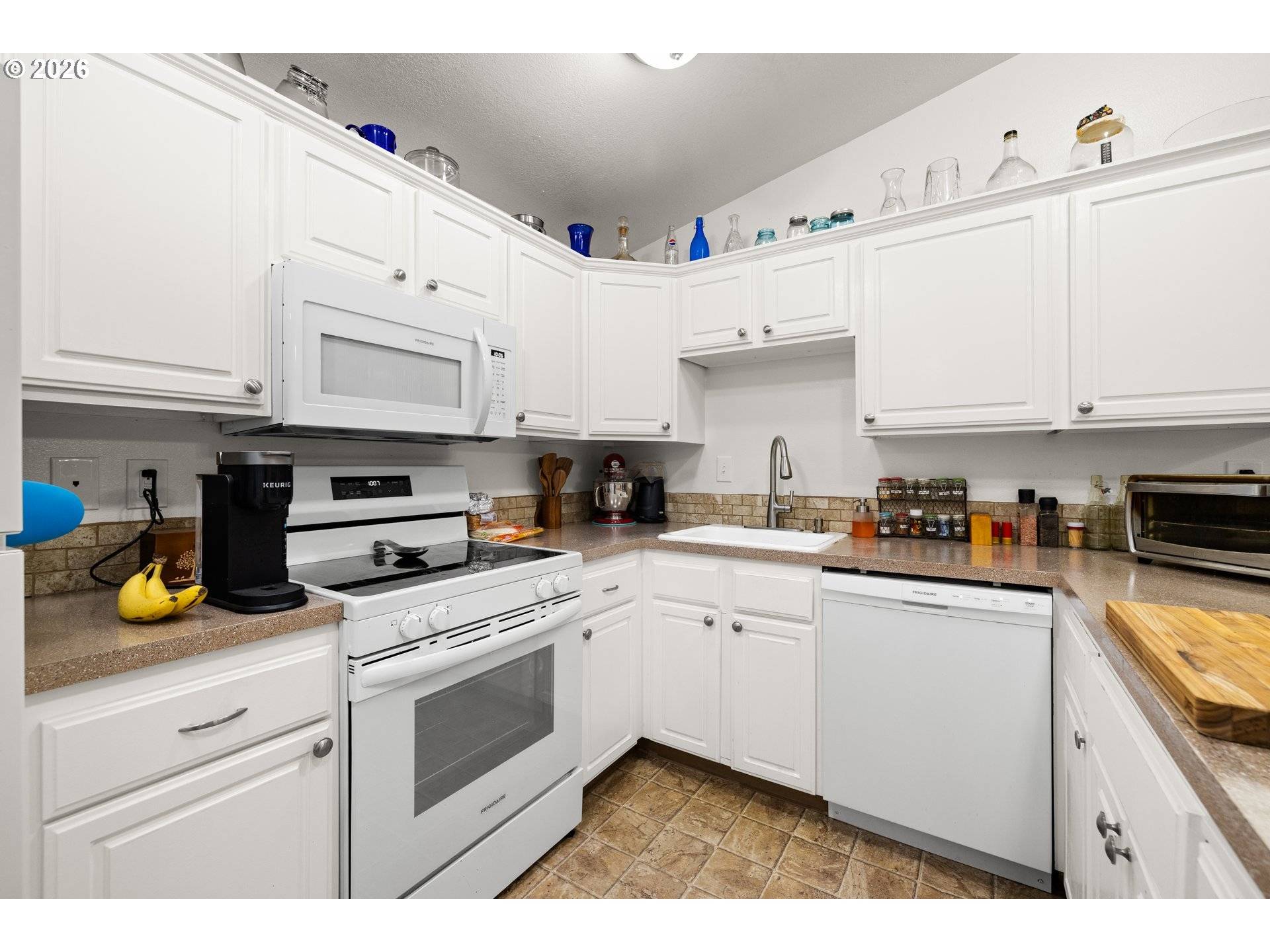 12380 SW WALNUT ST, Portland, OR 97223