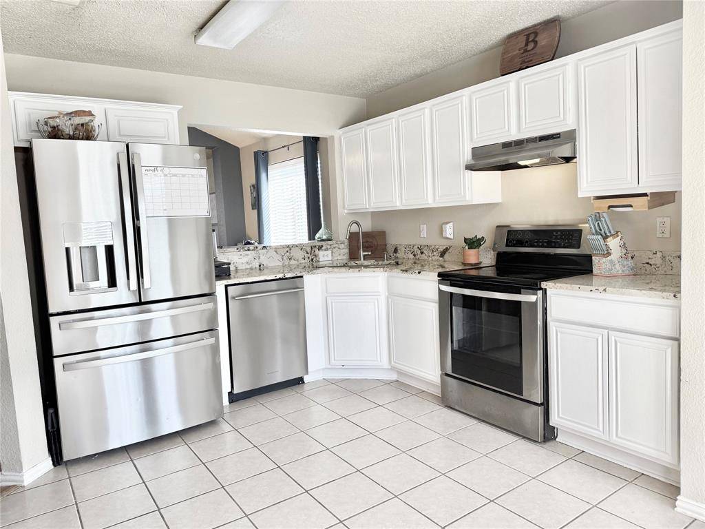 1019 Waterview Drive, Little Elm, TX 75068