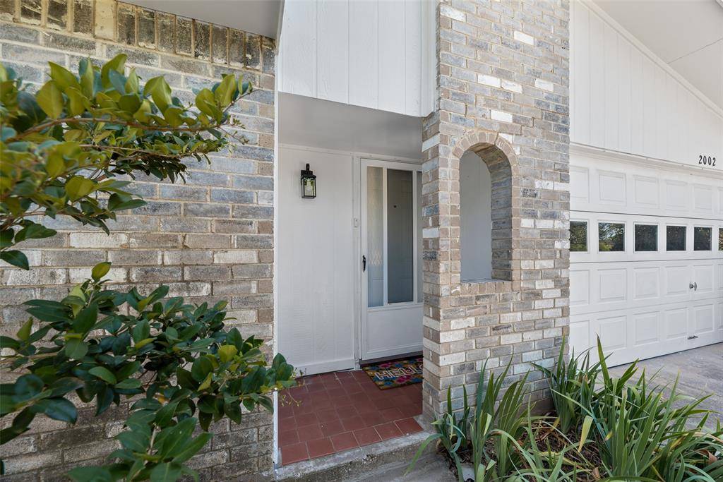 2002 Rose Hill Road, Carrollton, TX 75007