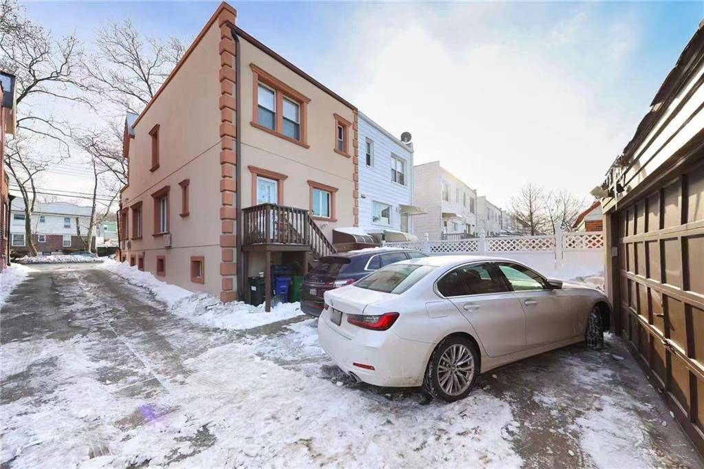 87-43 Union TPKE, Glendale, NY 11385