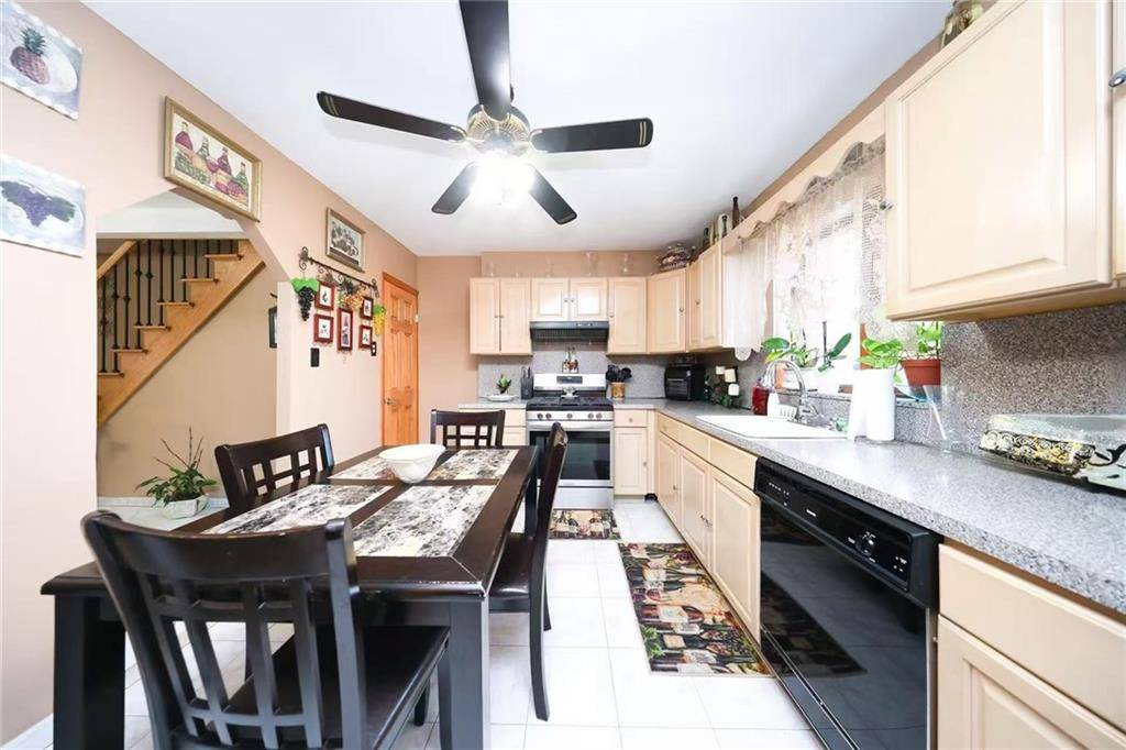 87-43 Union TPKE, Glendale, NY 11385