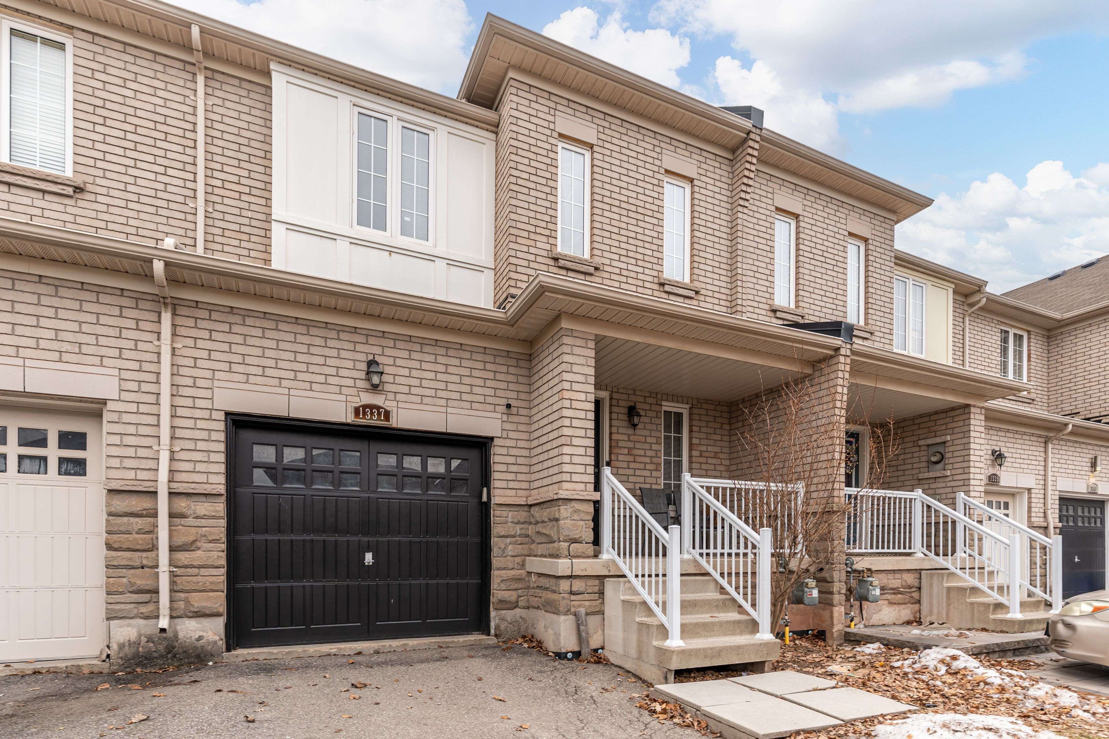 1337 Kestell BLVD, Oakville, ON L6H 0C8