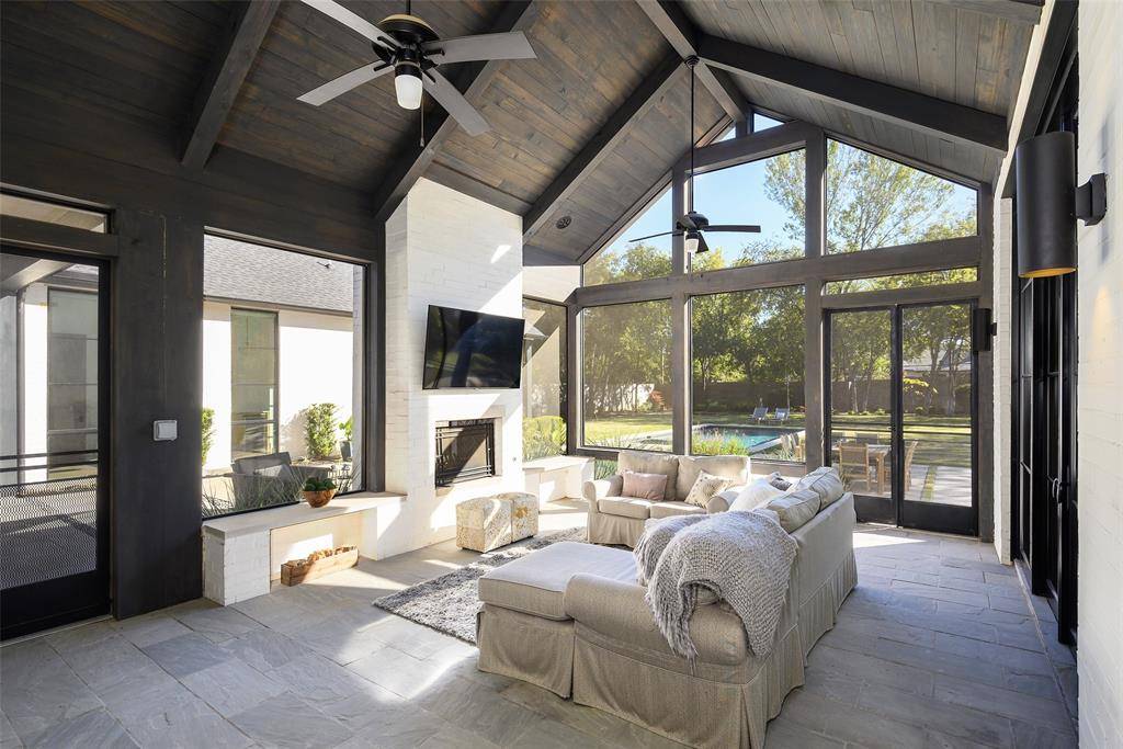 11546 W Ricks Circle, Dallas, TX 75230