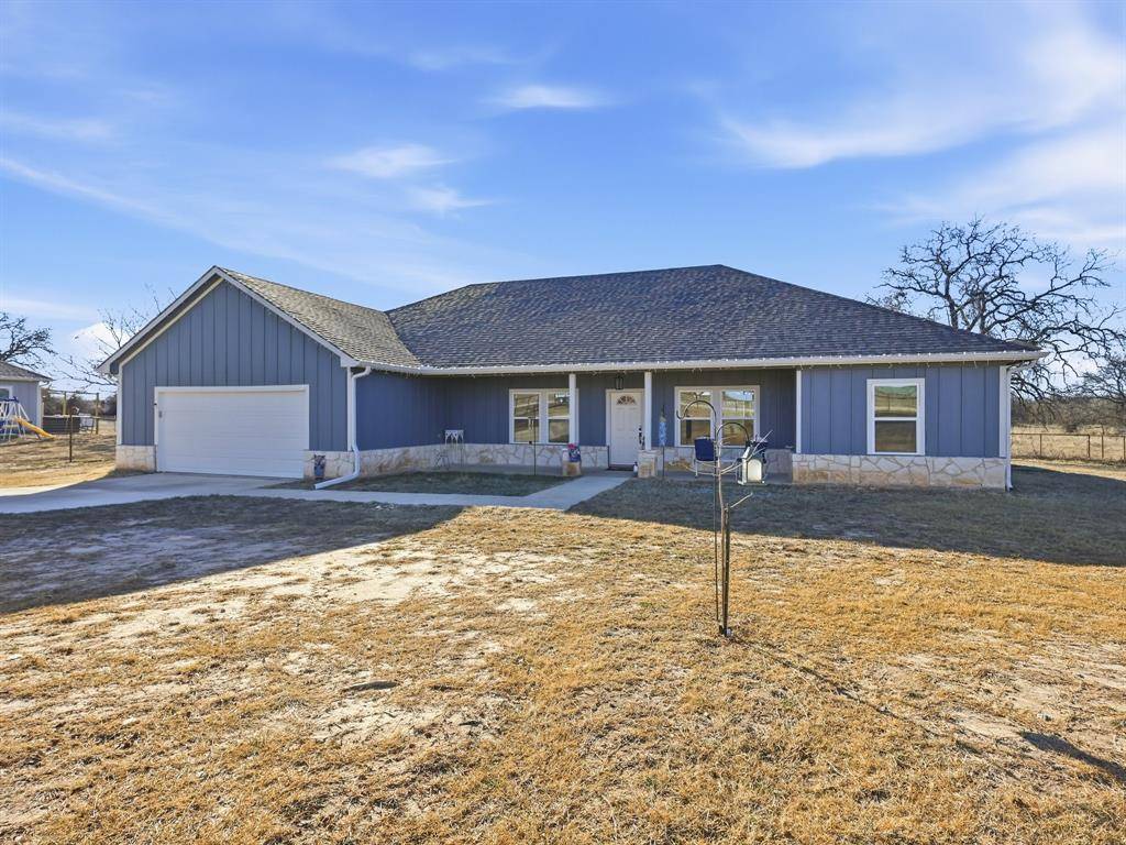 231 Julian Lane, Poolville, TX 76487